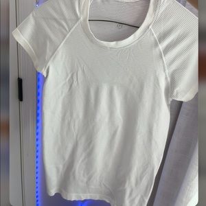 lululemon size 4 shirt